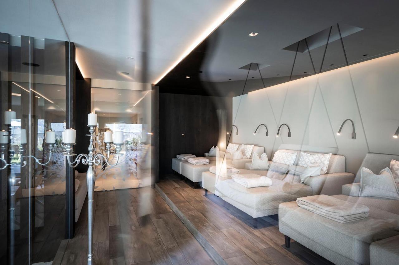 Hotel Small & Beautiful Gnaid 4*