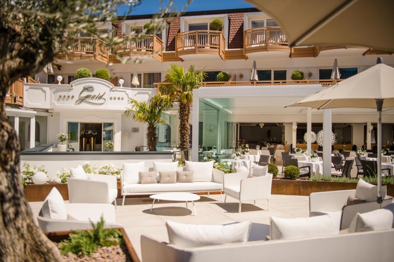 Hotel Small & Beautiful Gnaid 4*
