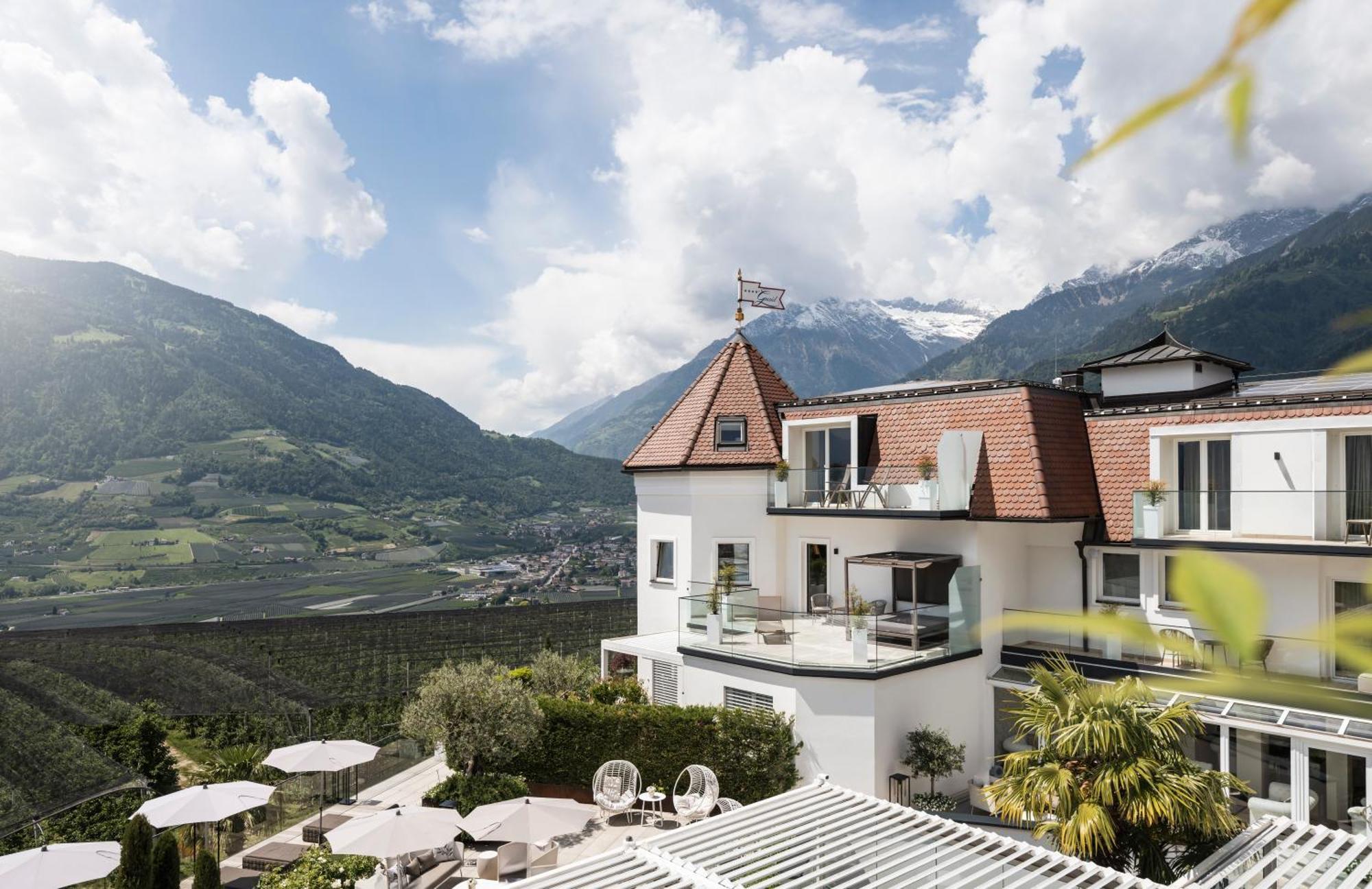 Small & Beautiful Gnaid Tirolo